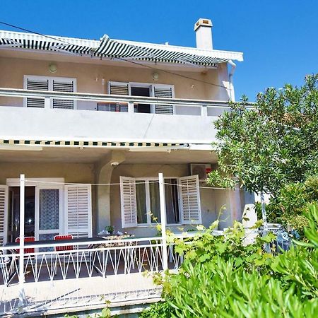 Apartments Villa Milenka Новаля Екстериор снимка