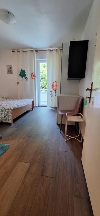 Apartments Villa Milenka Новаля Екстериор снимка