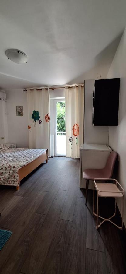 Apartments Villa Milenka Новаля Екстериор снимка