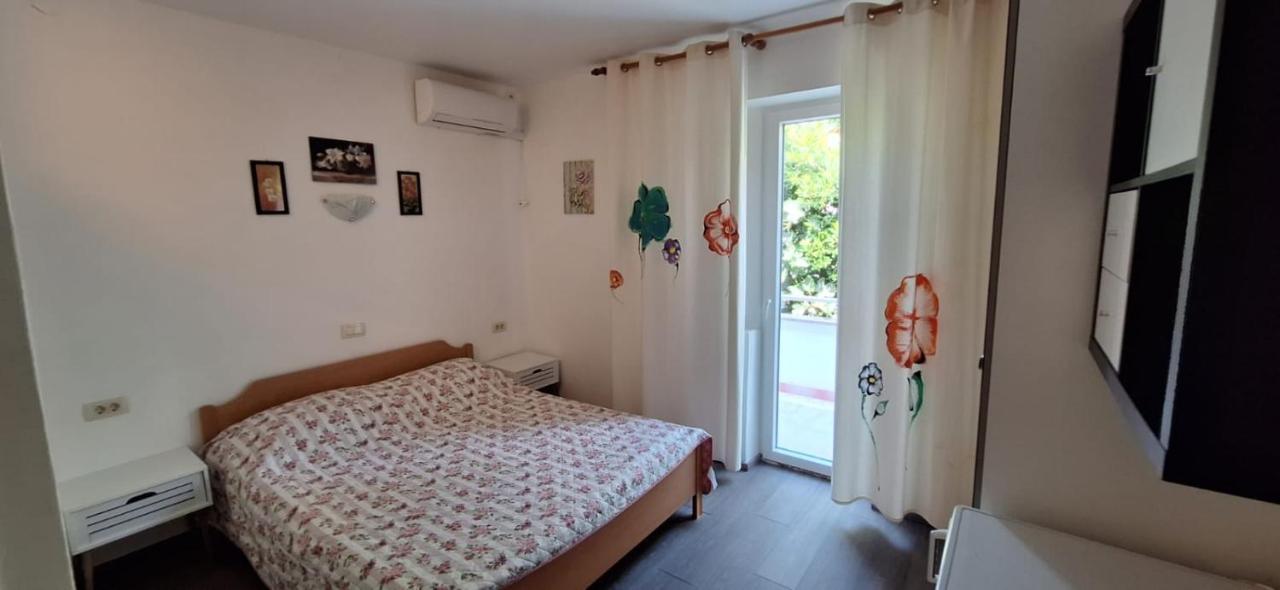 Apartments Villa Milenka Новаля Екстериор снимка