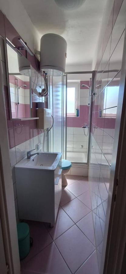 Apartments Villa Milenka Новаля Екстериор снимка