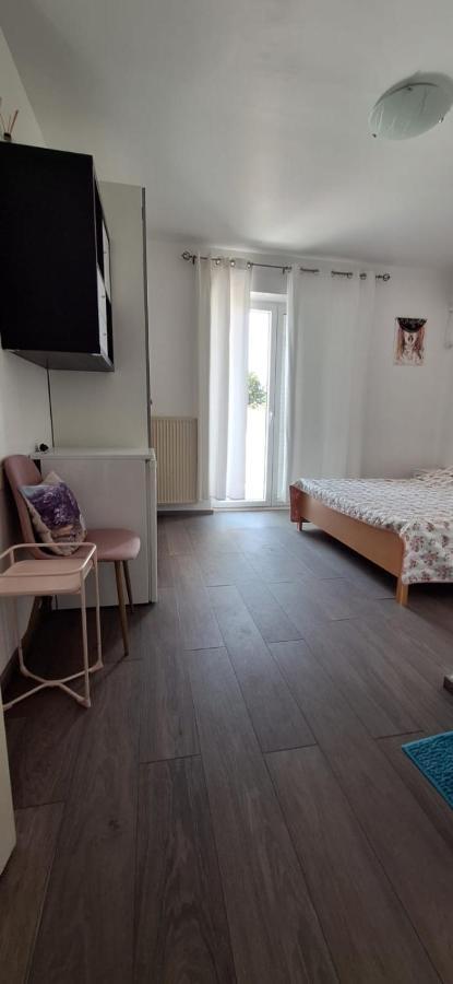Apartments Villa Milenka Новаля Екстериор снимка