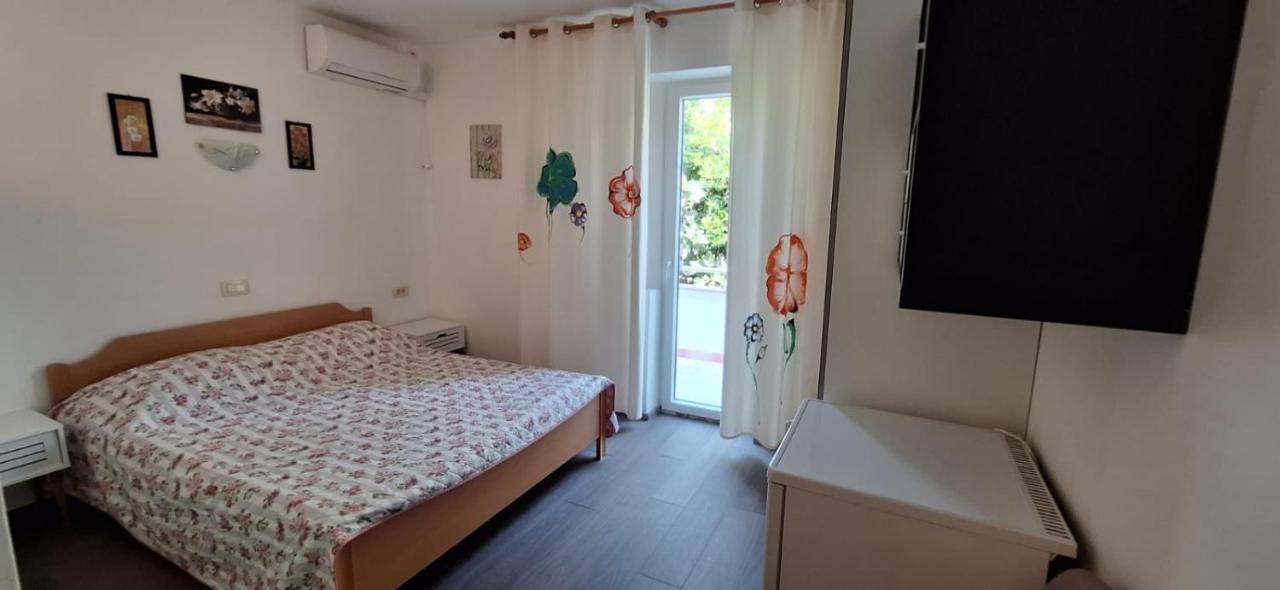 Apartments Villa Milenka Новаля Екстериор снимка
