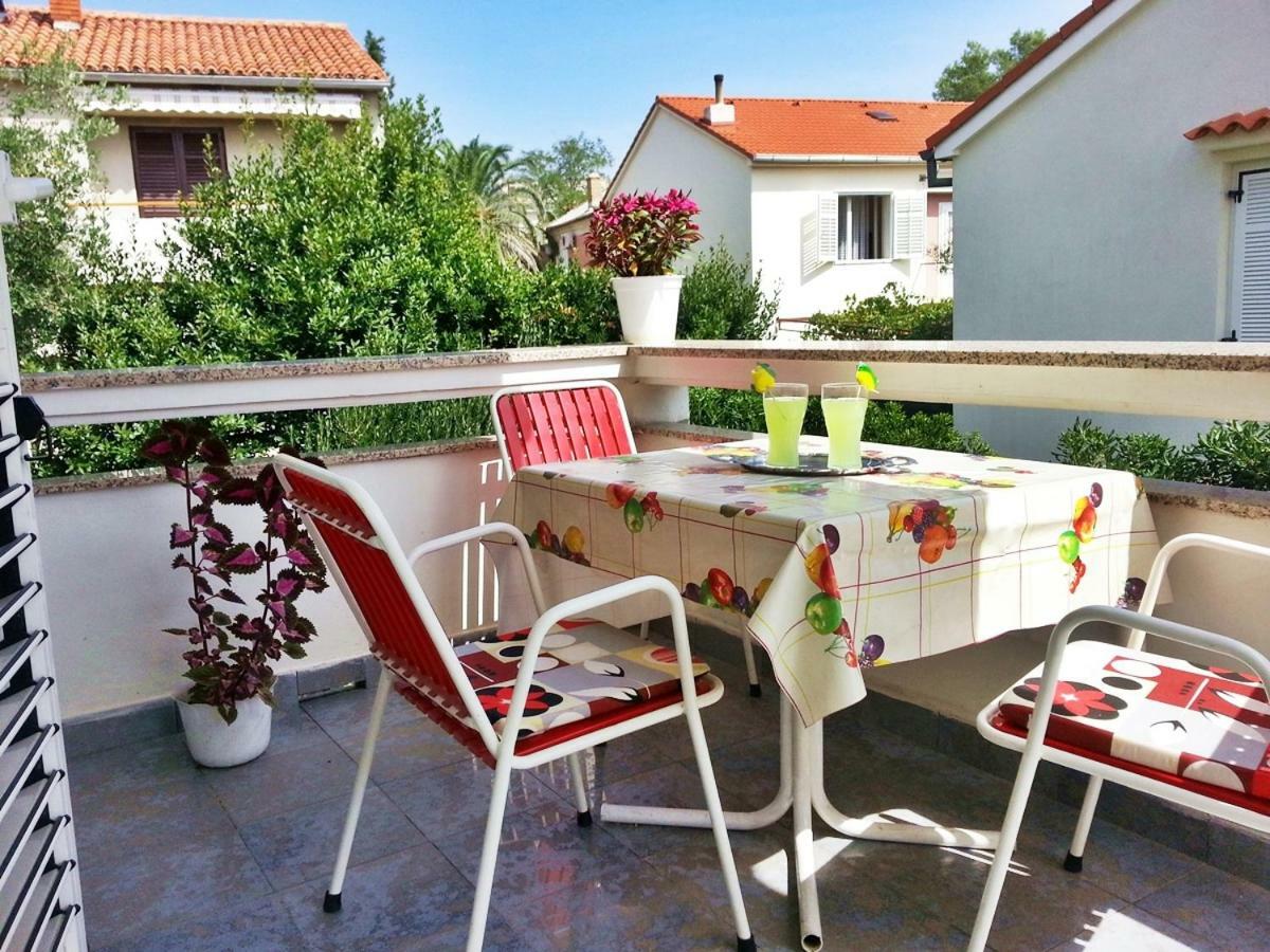 Apartments Villa Milenka Новаля Екстериор снимка