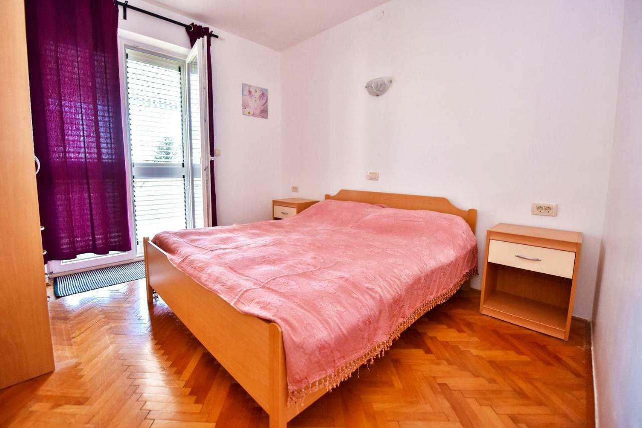Apartments Villa Milenka Новаля Екстериор снимка