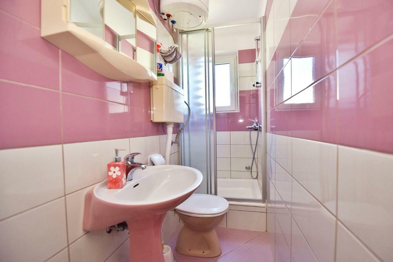 Apartments Villa Milenka Новаля Екстериор снимка