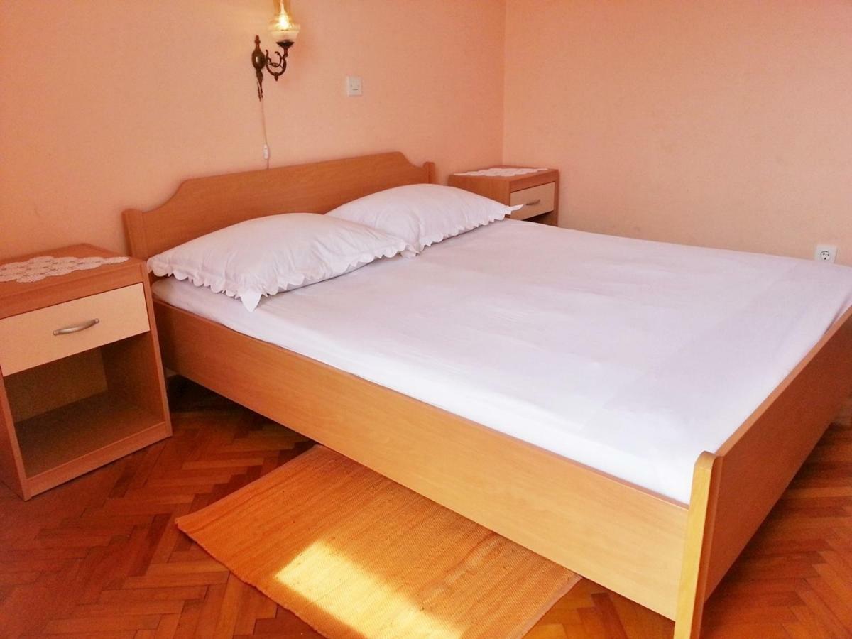 Apartments Villa Milenka Новаля Екстериор снимка