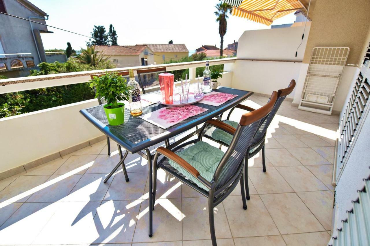Apartments Villa Milenka Новаля Екстериор снимка
