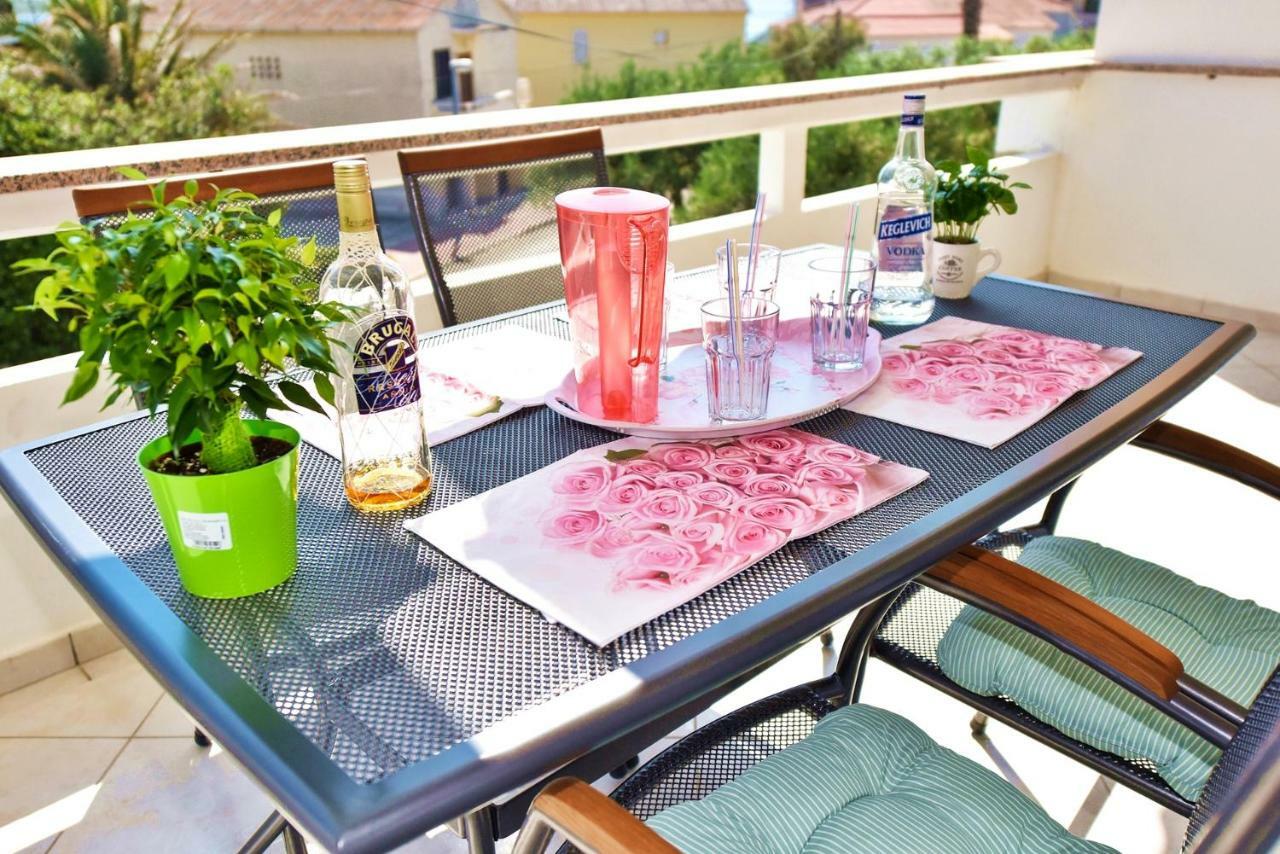 Apartments Villa Milenka Новаля Екстериор снимка