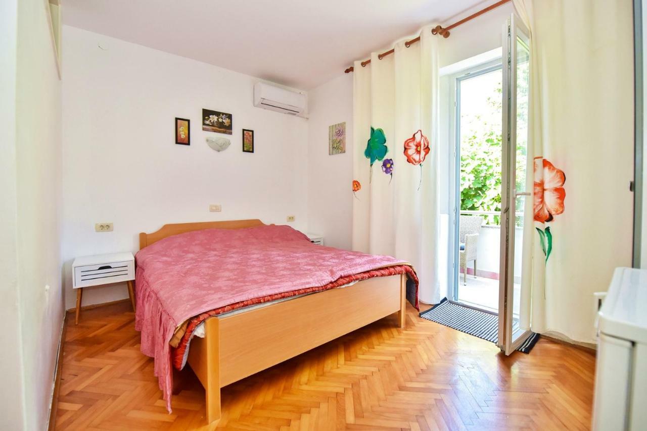 Apartments Villa Milenka Новаля Екстериор снимка