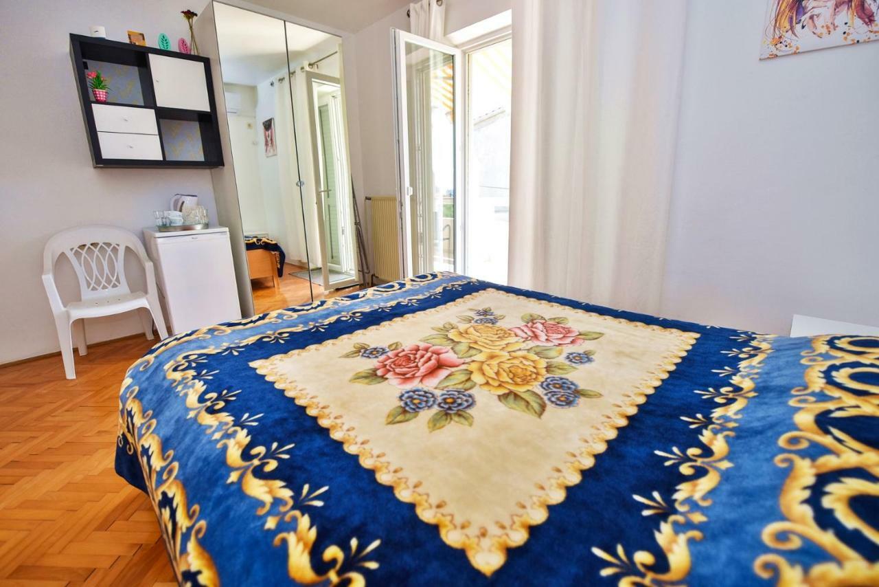 Apartments Villa Milenka Новаля Екстериор снимка