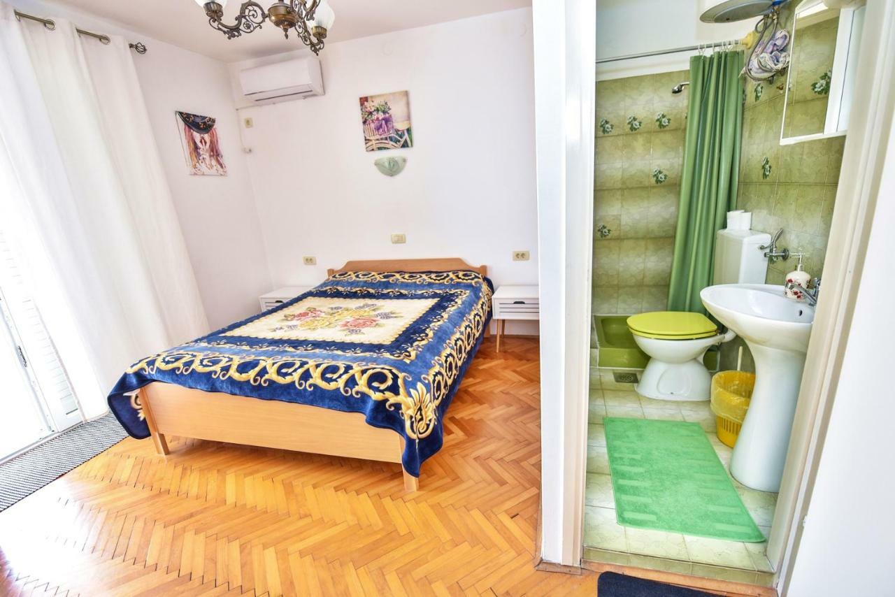 Apartments Villa Milenka Новаля Екстериор снимка